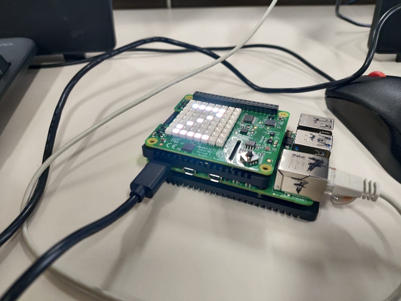 Slika dogodka: Fizično računalništvo pri pouku informatike: Programiranje z Raspberry Pi in Sense HAT